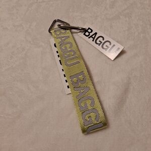 ** FREE w/ $100+ Purchase BAGGU Logo Keychain in Citron Yellow
